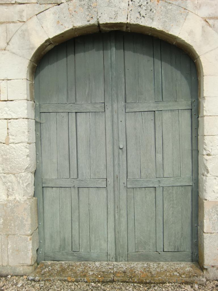 RESTAURATION DE PORTAIL D'EGLISE (AVANT)